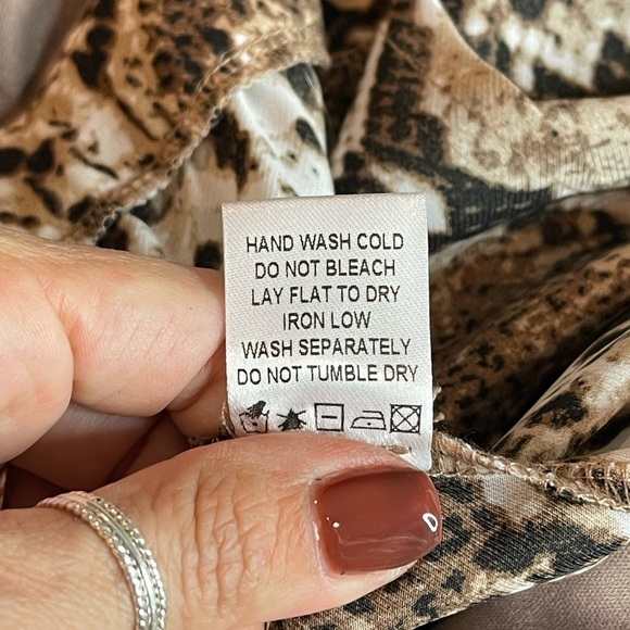 Super Down Snake Print Jumpsuit Plung Neck Line Wide Leg Revolve size Large - Picture 10 of 12